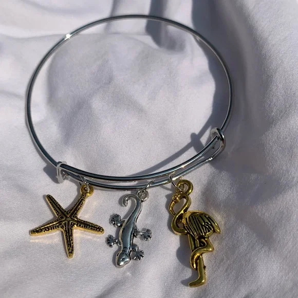 Brand New! Handmade! Adjustable Charm Bangle Bracelet! - Picture 3 of 7